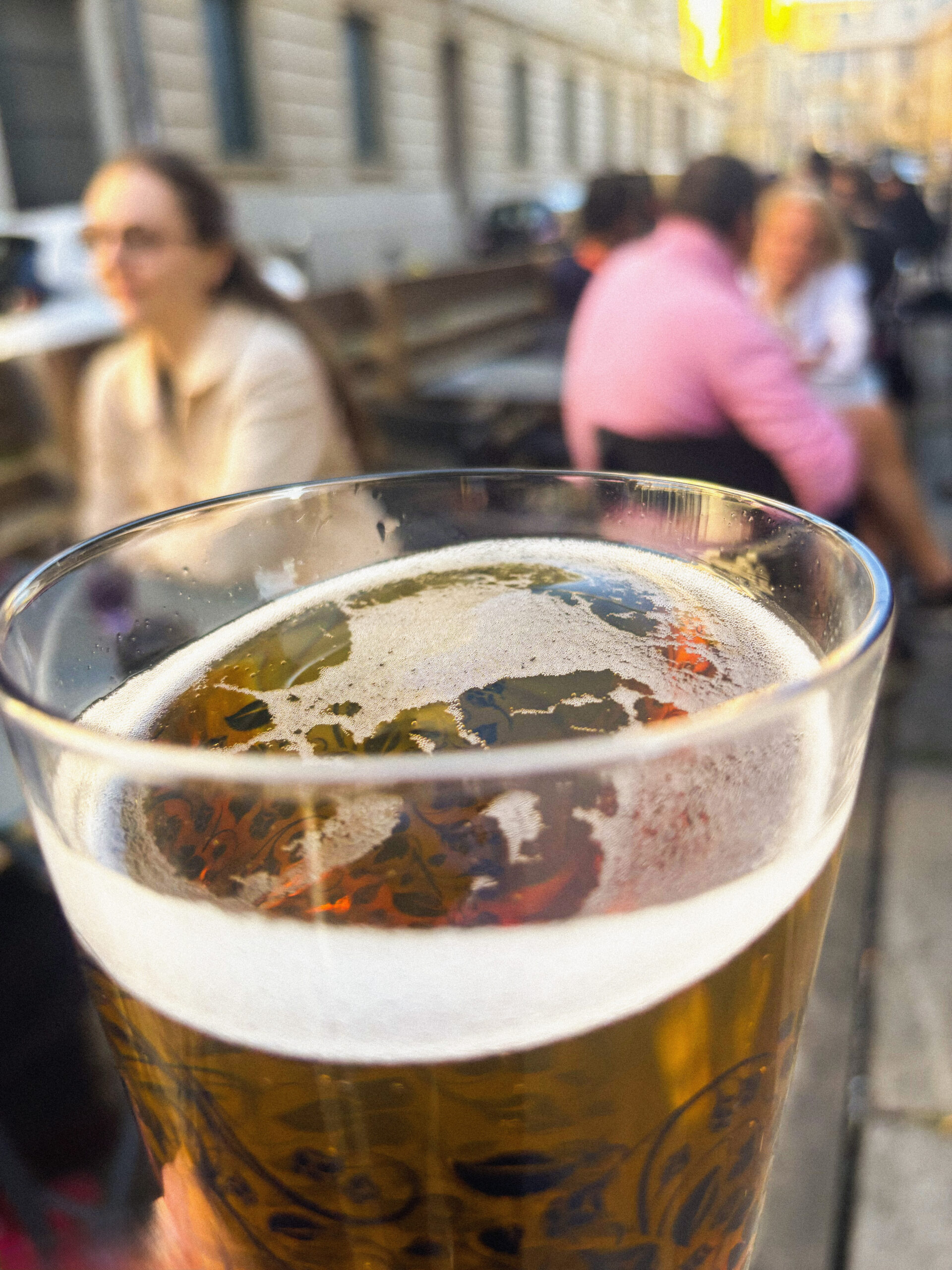 Une bière en terrasse près de La Relève
